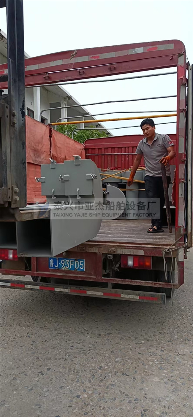 菌型通風筒，鵝頸通風筒，風雨密蓋百葉窗，通風柵等發(fā)貨