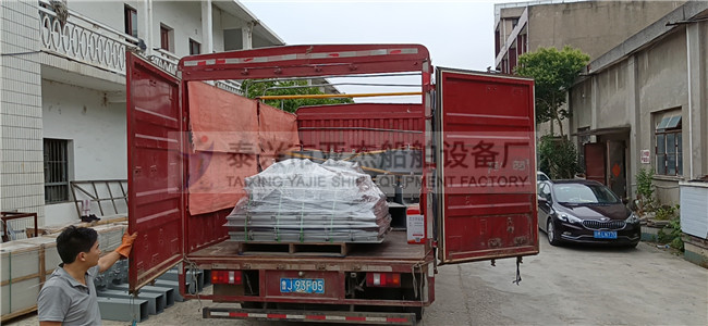 菌型通風筒，鵝頸通風筒，風雨密蓋百葉窗，通風柵等發(fā)貨